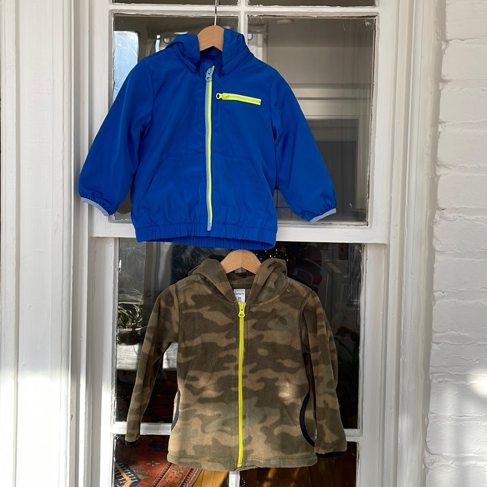 Lot of 2 kids jackets GAP and Carters